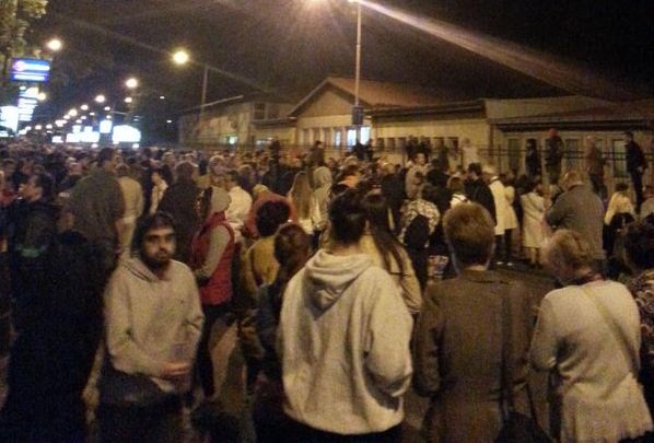 Излаз из кризе на улици или у Бечу?